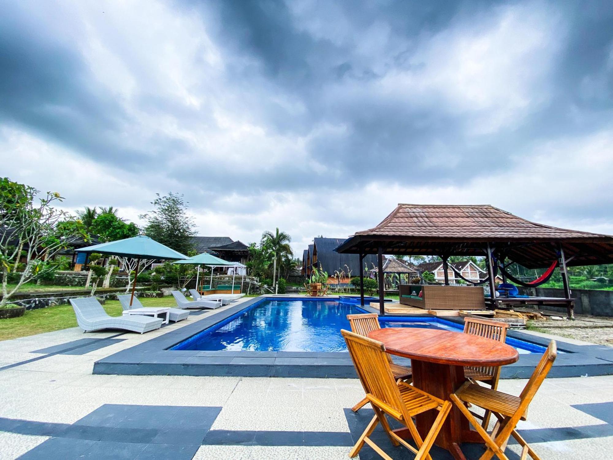 Green Orry Inn Тетебату Екстериор снимка