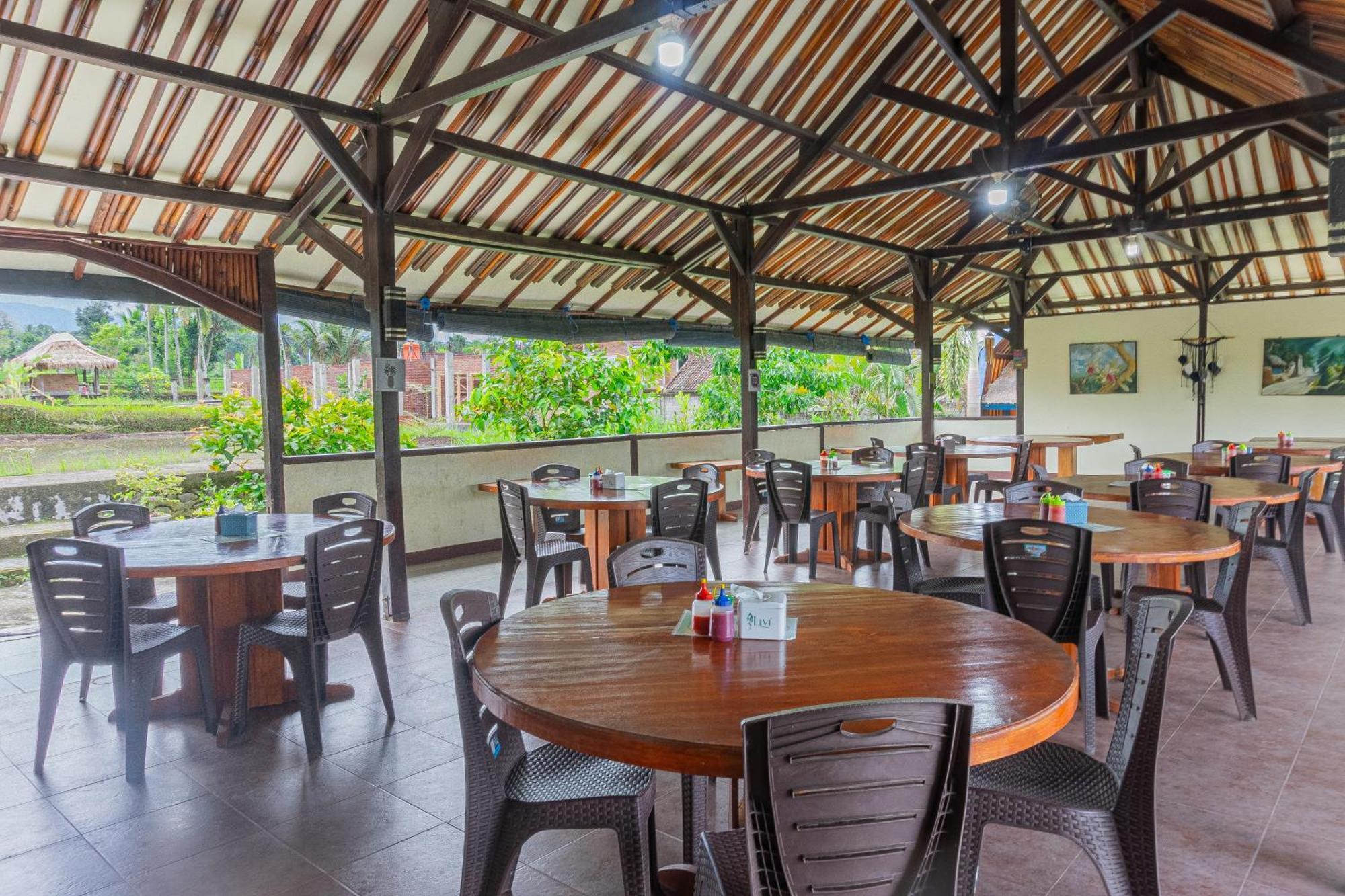 Green Orry Inn Тетебату Екстериор снимка