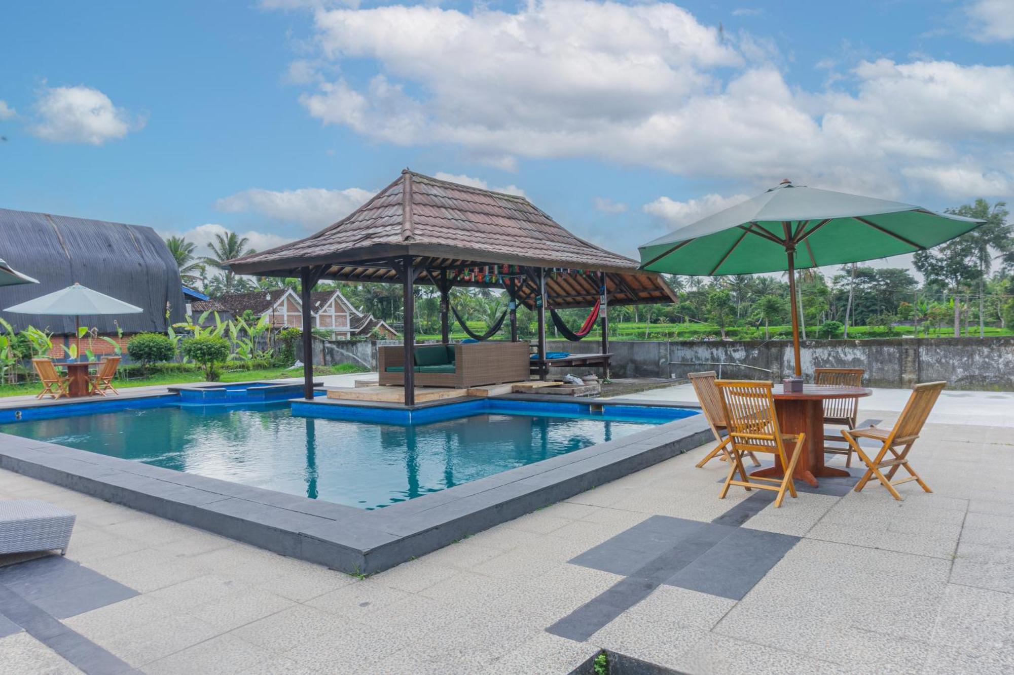 Green Orry Inn Тетебату Екстериор снимка